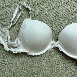 Victoria’s Secret White Lacy Push-Up Bra - 34B
